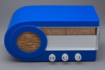 Bright Blue Plexon + Lucite CYARTS B Deluxe ”Bullet” Radio from 1946